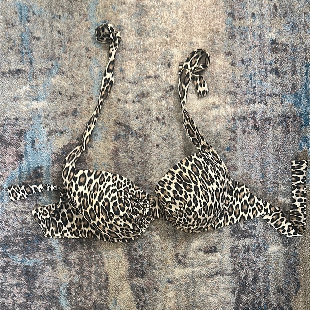 Tommy Bahama Leopard Print Bikini Top size 38DD